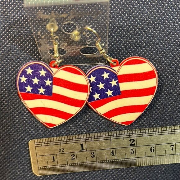 Heart-Shaped American Flag Earrings - Picture 2 of 3